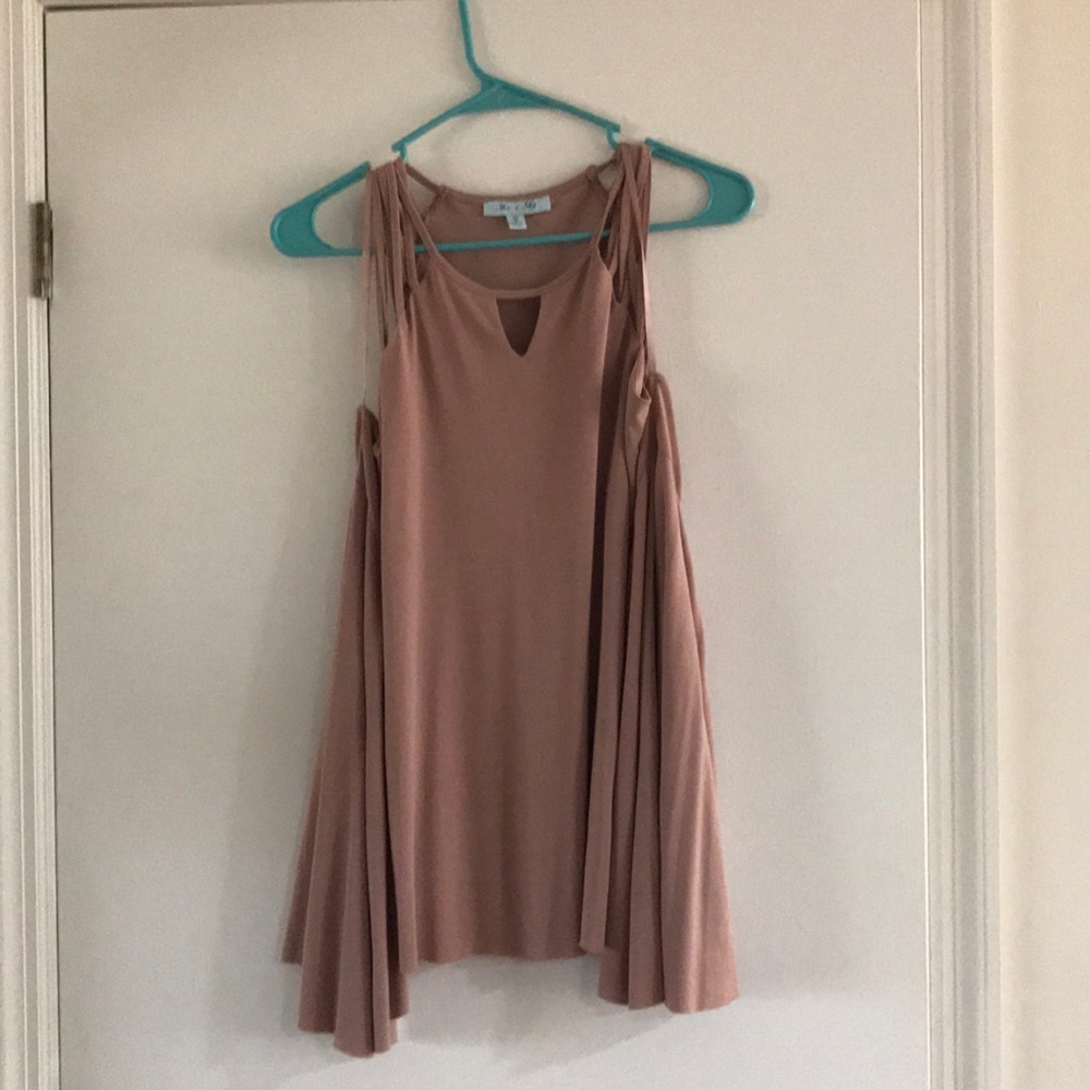 She + Sky sleeveless shirt in mauve.